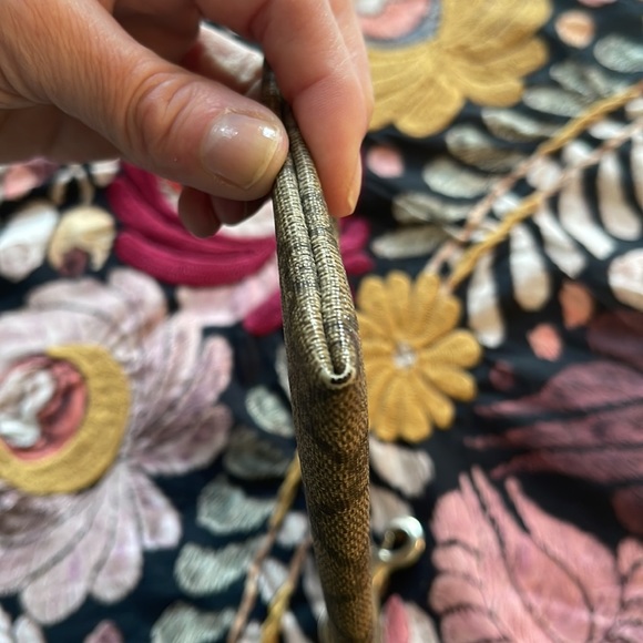 GUCCI Monogram Brown GG Canvas Small Clutch - Picture 12 of 12